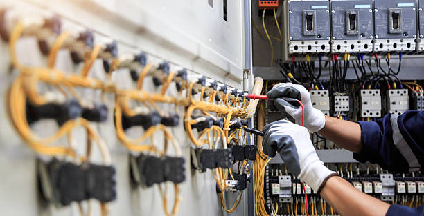 Professional Electrician technician working in Los Fresnos, TX